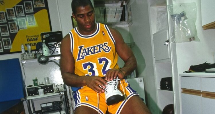 &Sigma;&alpha;&nu; &sigma;ή&mu;&epsilon;&rho;&alpha;: &Omicron; &laquo;&Mu;&alpha;&gamma;&iota;&kappa;ό&sigmaf;&raquo; &Tau;&zeta;ό&nu;&sigma;&omicron;&nu; &xi;&alpha;&nu;ά &sigma;&tau;&omicron; &pi;&alpha;&rho;&kappa;έ (&beta;ί&nu;&tau;&epsilon;&omicron;)