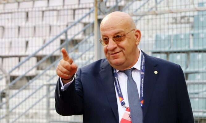 KOUMAS 667x400 n0cHA5