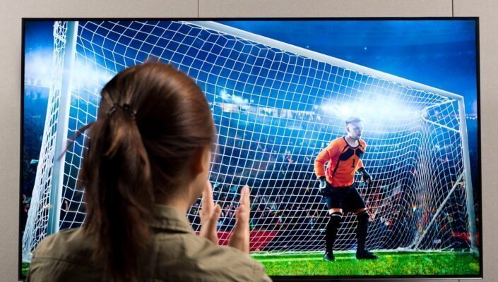 Live Sports QLED TV main 2 705x400 zYhyuC