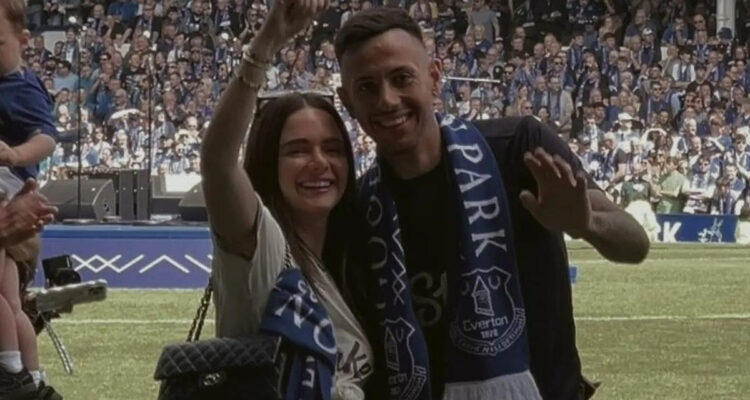 dwight mcneils girlfriend shares 1200x800 1