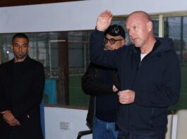 Ο Μπεργκ «ντόπαρε» τους πιτσιρικάδες της Ομόνοιας (βίντεο)