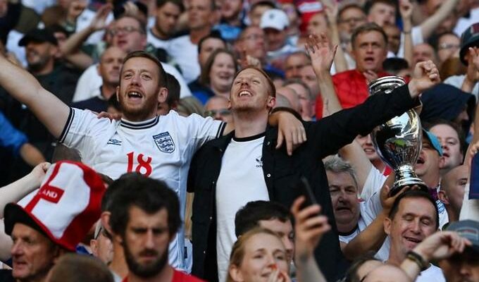 &Pi;&omicron;&iota;&nu;&iota;&kappa;ό &alpha;&delta;ί&kappa;&eta;&mu;&alpha; &sigma;&tau;&eta;&nu; &Alpha;&gamma;&gamma;&lambda;ί&alpha; &eta; &epsilon;ί&sigma;&omicron;&delta;&omicron;&sigmaf; &sigma;&epsilon; &gamma;ή&pi;&epsilon;&delta;&omicron; &chi;&omega;&rho;ί&sigmaf; &epsilon;&iota;&sigma;&iota;&tau;ή&rho;&iota;&omicron;!