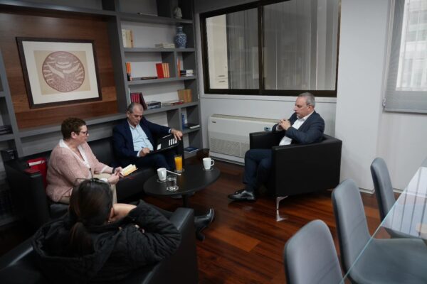 AKELCUBA3 600x400 MnZhBH