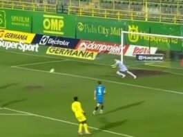 Απίθανο γκολ: Το έβαλε ο… αγωνιστικός χώρος (βίντεο)