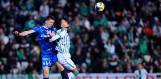 Φωτορεπορτάζ… ημιχρόνου από το ντέρμπι κορυφής