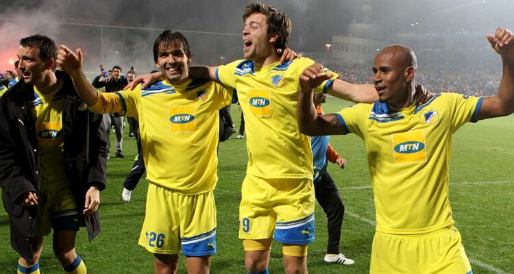 &Sigma;&alpha;&nu; &sigma;ή&mu;&epsilon;&rho;&alpha;: &Omicron; &Alpha;&Pi;&Omicron;&Epsilon;&Lambda; &tau;&rho;έ&lambda;&alpha;&nu;&epsilon; &tau;&eta;&nu; &Epsilon;&upsilon;&rho;ώ&pi;&eta; (&Sigma;ά&beta;&beta;&alpha;&tau;&omicron;)