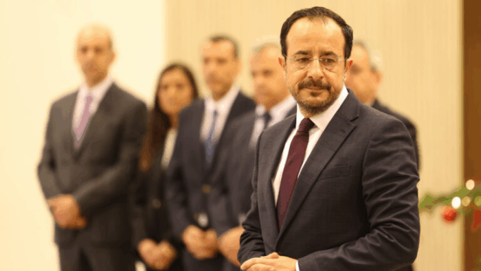 image 242 700x395 kgM33A