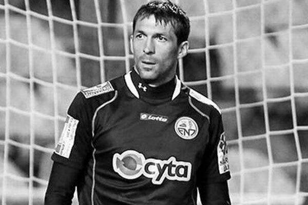 &Sigma;&alpha;&nu; &sigma;ή&mu;&epsilon;&rho;&alpha;: &Theta;&lambda;ί&psi;&eta; &gamma;&iota;&alpha; έ&nu;&alpha;&nu; &laquo;&phi;ύ&lambda;&alpha;&kappa;&alpha; ά&gamma;&gamma;&epsilon;&lambda;&omicron;&raquo;