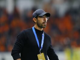 Η μπάλα είναι στον Ερνάν Λοσάδα