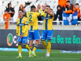 Οι «σερβιτόροι» του ΑΠΟΕΛ
