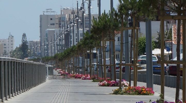 DSC02892 Small1 oL1ofl