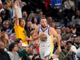 NBA: Ένα βήμα μακριά οι Γουόριορς – Πρόκριση στα πλέι οφ για Σίξερς