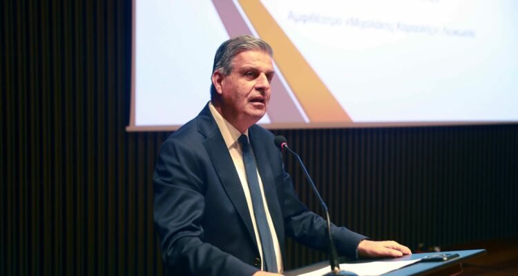 &Sigma;&tau;&rho;&alpha;&tau;ή&sigmaf; &Mu;&alpha;&tau;&theta;&alpha;ί&omicron;&upsilon;: &Eta; &alpha;&lambda;&lambda;&eta;&lambda;&epsilon;&gamma;&gamma;ύ&eta; &tau;&omicron; &mu;&epsilon;&gamma;ά&lambda;&omicron; &sigma;&tau;&omicron;ί&chi;&eta;&mu;&alpha; &tau;&omega;&nu; &epsilon;&rho;&gamma;&alpha;&zeta;&omicron;&mu;έ&nu;&omega;&nu;