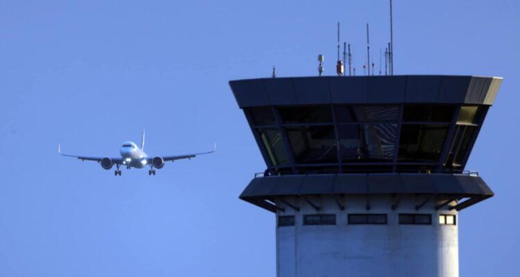 aerodromiolarnakas 4 CTf0Ik