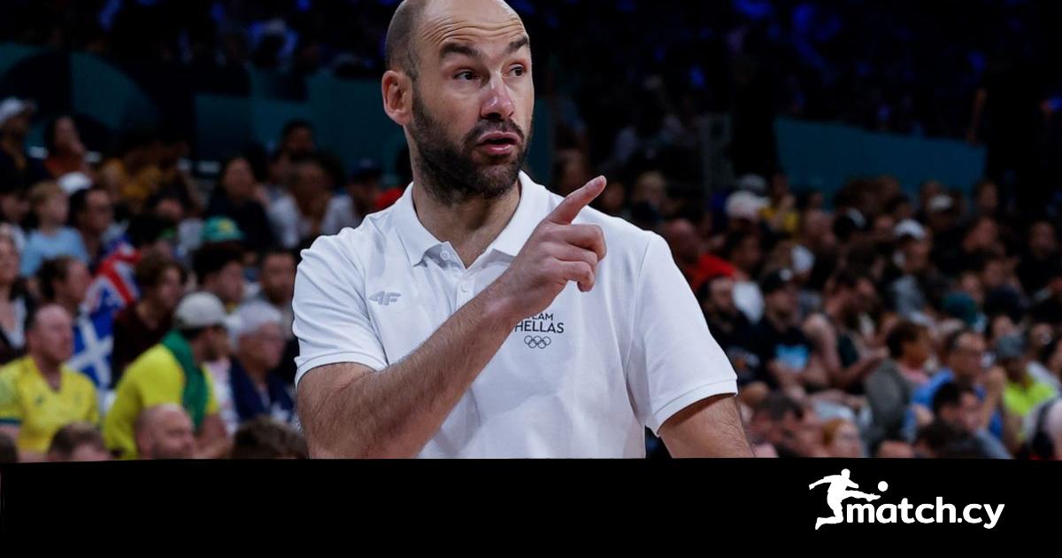 Χρόνια πολλά Βασίλη, Στράτο και Δημήτρη Χρόνια πολλά Βασίλη, Στράτο και Δημήτρη
