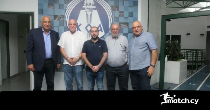 Στήριξη ΚΟΑ για αναβάθμιση των σταδιών των προσφυγικών σωματείων