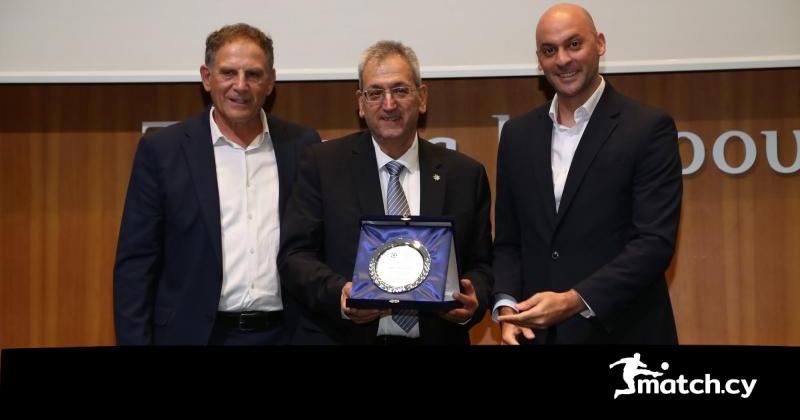 Θεόδωρος Θεοδούλου: «Αναπόσπαστο κομμάτι της ποδοσφαιρικής μας οικογένειας οι παλαίμαχοι ποδοσφαιριστές» Θεόδωρος Θεοδούλου: «Αναπόσπαστο κομμάτι της ποδοσφαιρικής μας οικογένειας οι παλαίμαχοι ποδοσφαιριστές»
